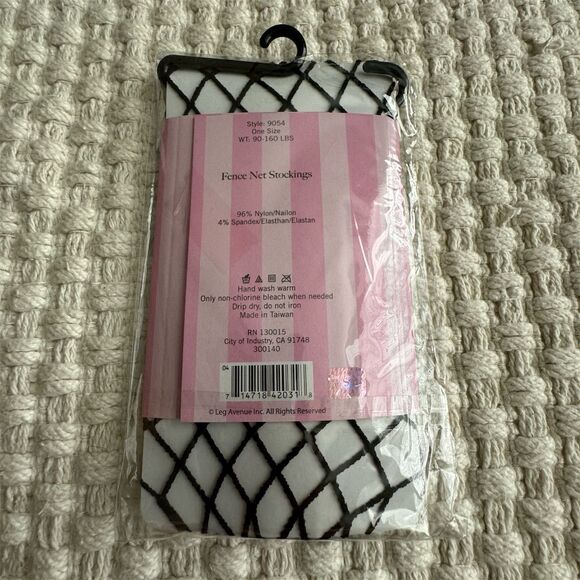 Leg Avenue Women's Fence Net Fishnet Stockings Black One Size Comfortable - Picture 3 of 3